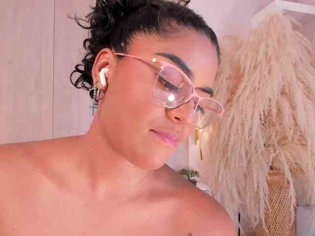 Modèle: CarlyMonroee