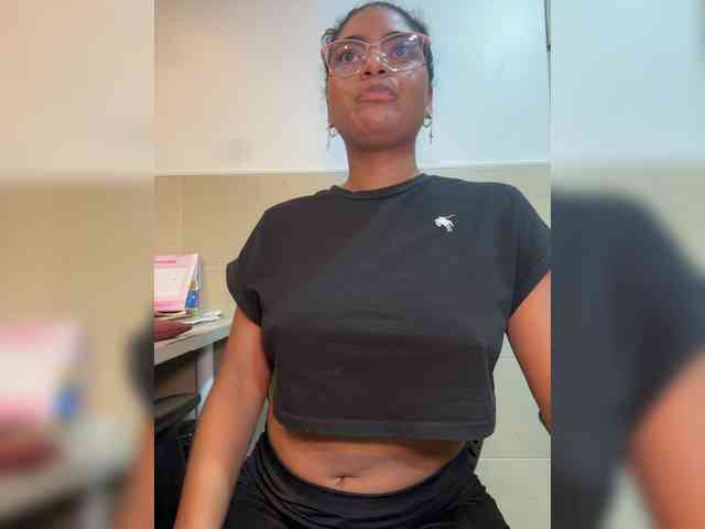 CarlyMonroee webcam