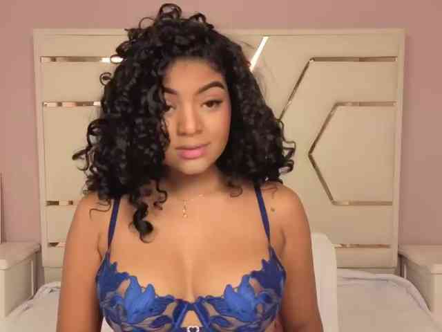 CarlyMonroee webcam