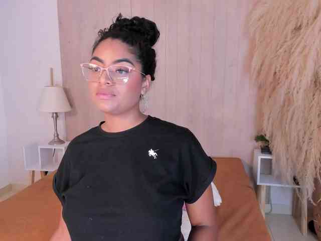CarlyMonroee webcam