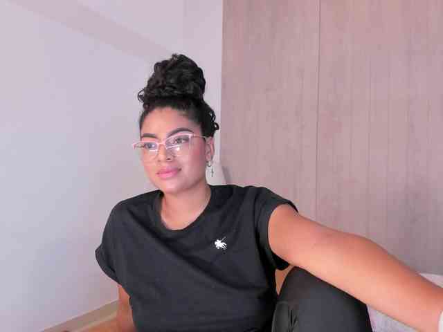 CarlyMonroee webcam