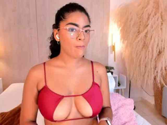 CarlyMonroee webcam