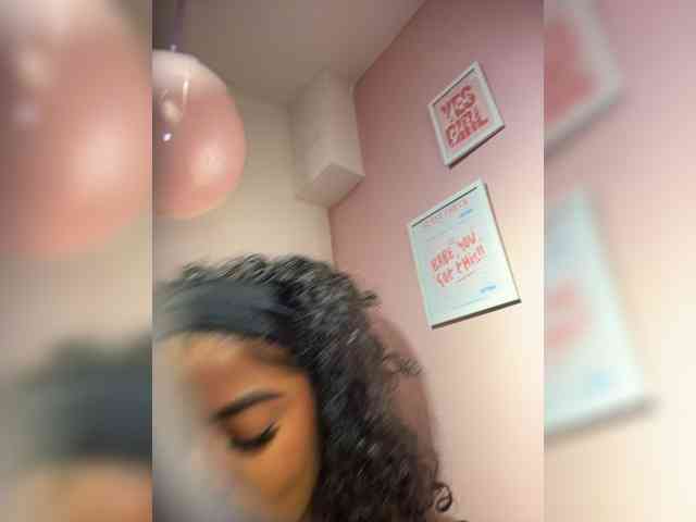 CarlyMonroee webcam