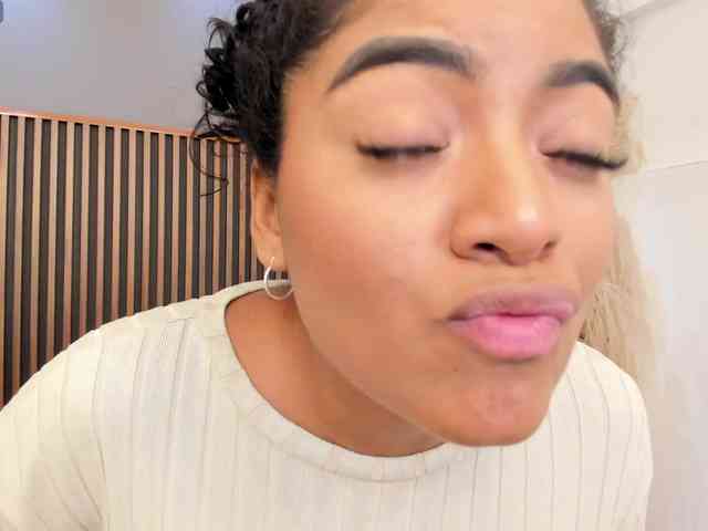 CarlyMonroee webcam