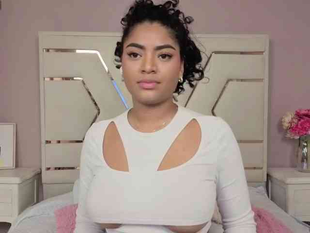 CarlyMonroee's webcam live show