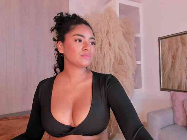 Modèle: CarlyMonroee