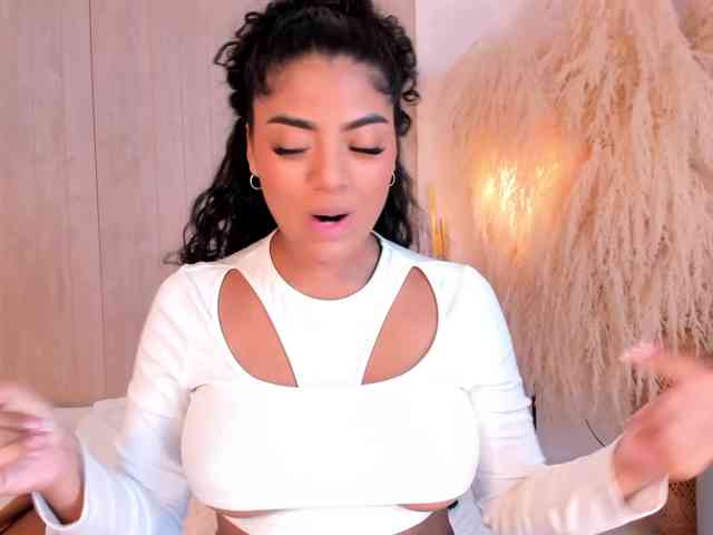 CarlyMonroee webcam