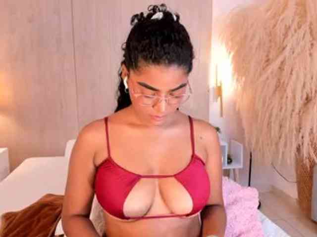 CarlyMonroee webcam