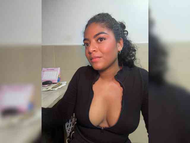 CarlyMonroee webcam