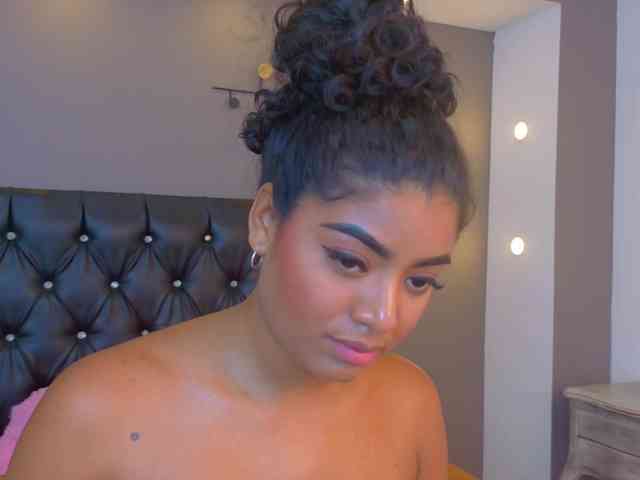 CarlyMonroee webcam