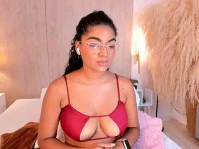 Modèle: CarlyMonroee