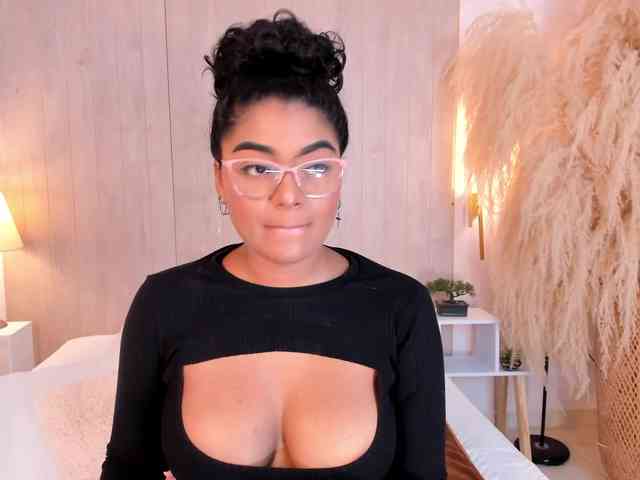 CarlyMonroee webcam