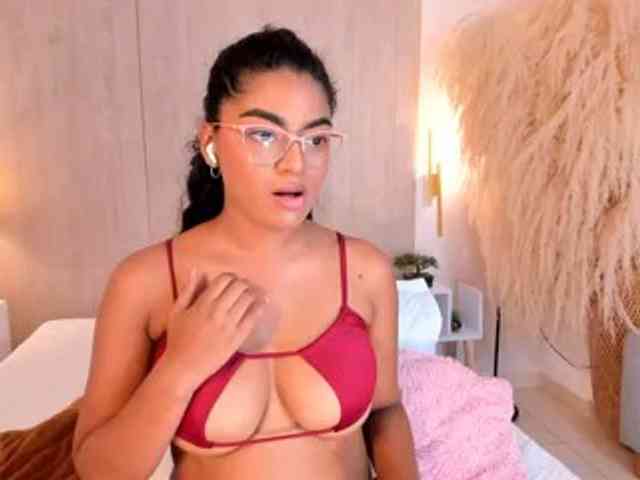 Modèle: CarlyMonroee