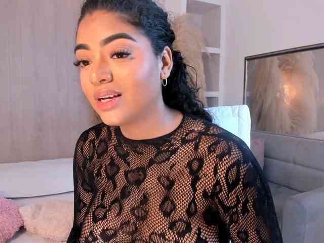 CarlyMonroee webcam