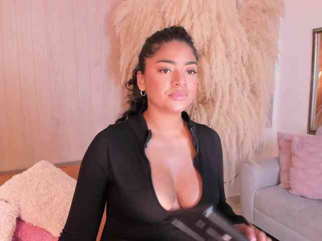 CarlyMonroee webcam