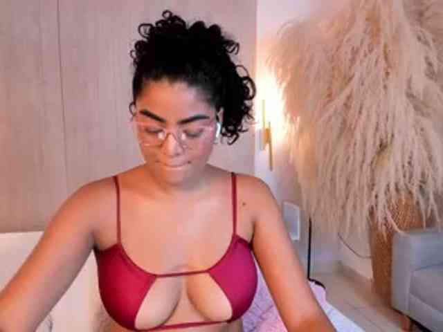 CarlyMonroee webcam
