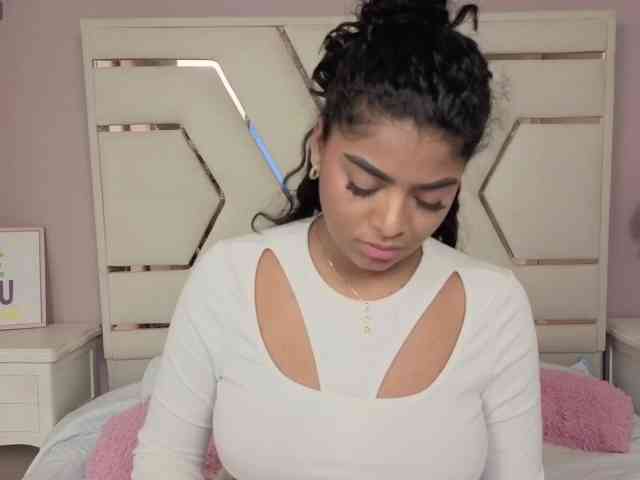 CarlyMonroee webcam