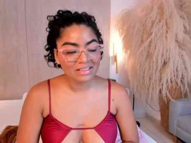 CarlyMonroee webcam