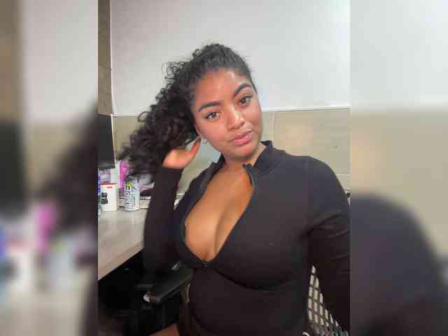 CarlyMonroee webcam