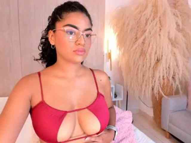 CarlyMonroee webcam