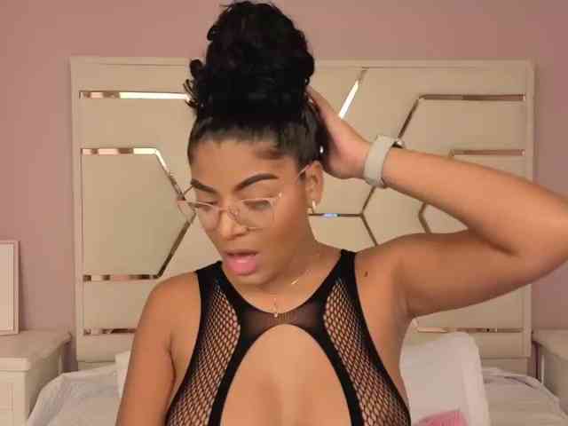 CarlyMonroee webcam