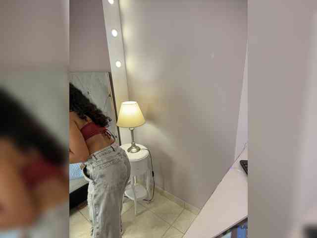 CarlyMonroee