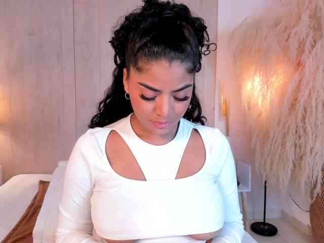 CarlyMonroee webcam
