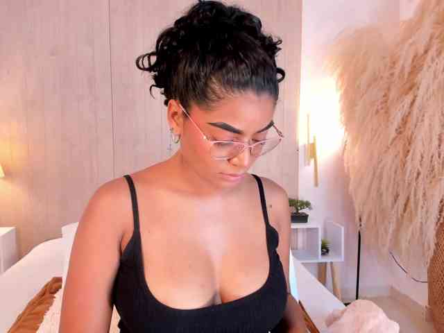 CarlyMonroee webcam