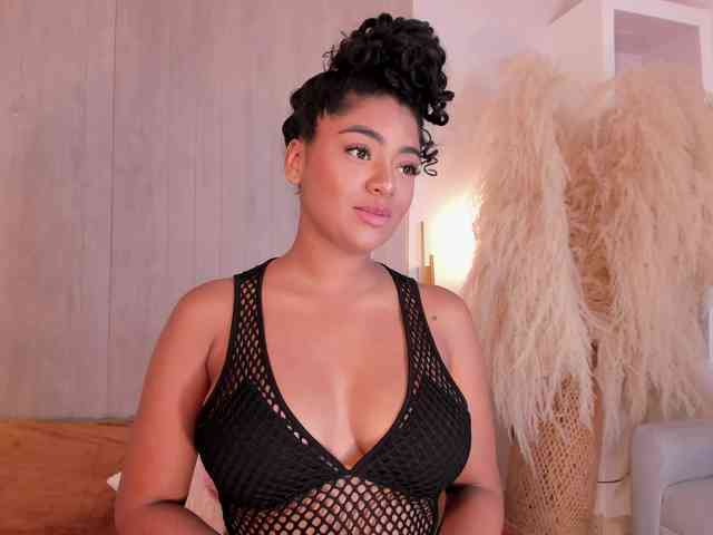 Modèle: CarlyMonroee