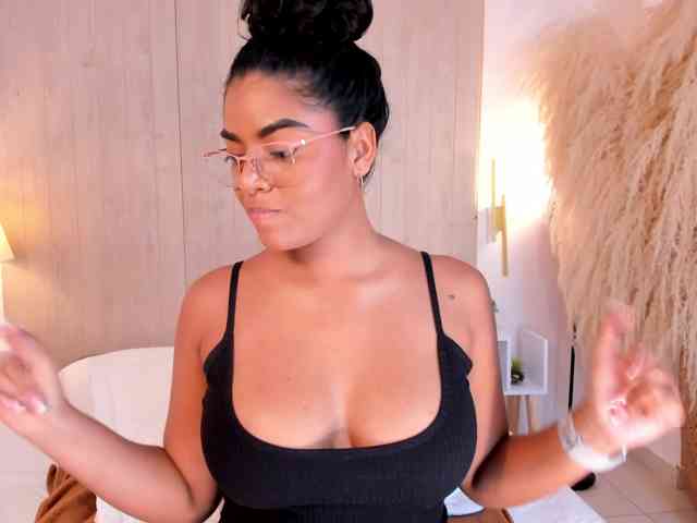 CarlyMonroee webcam