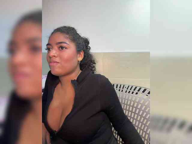 CarlyMonroee webcam