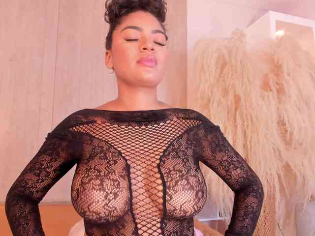Modèle: CarlyMonroee