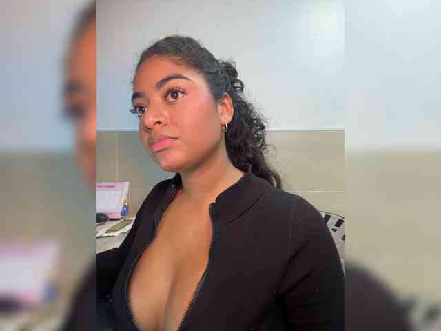 CarlyMonroee webcam