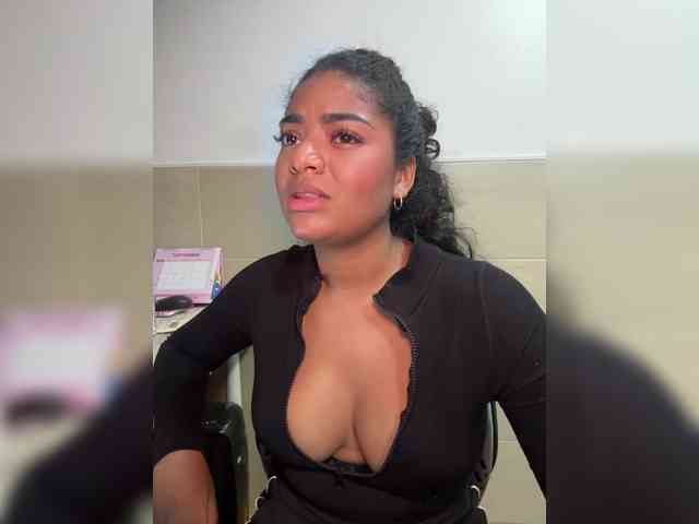 CarlyMonroee webcam