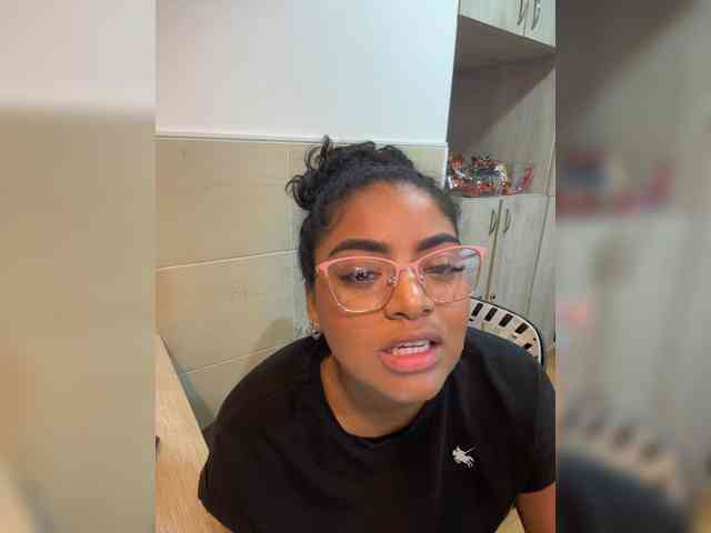CarlyMonroee webcam