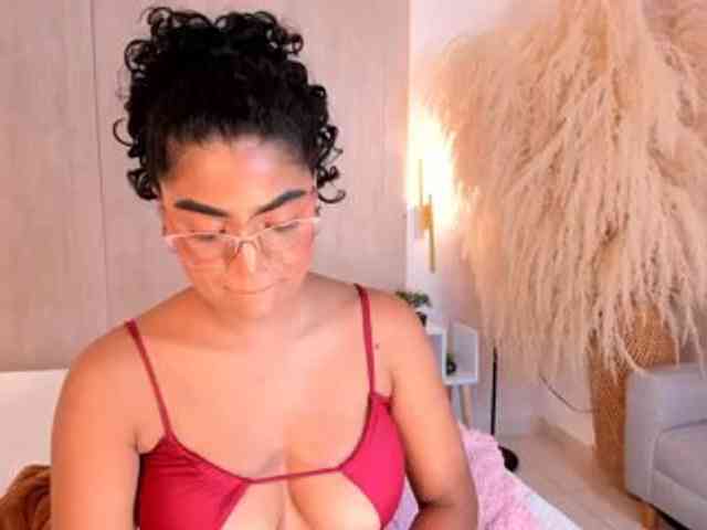 Modèle: CarlyMonroee