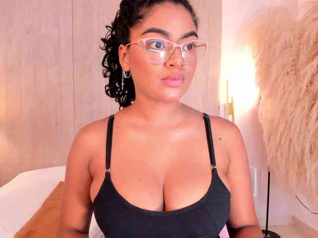 Modèle: CarlyMonroee