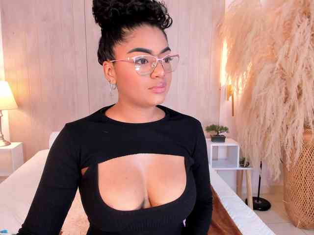 CarlyMonroee webcam