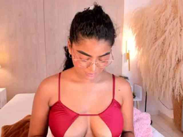 Modèle: CarlyMonroee