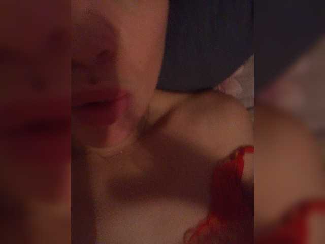 Kira1989 live cam on BongaCams