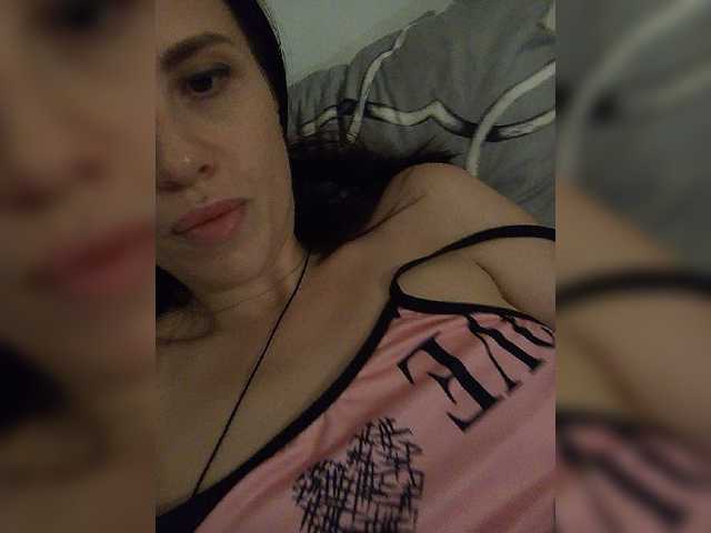 Kira1989 live cam on BongaCams