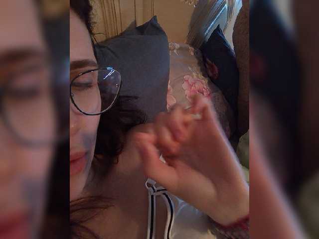 Kira1989 live cam on BongaCams