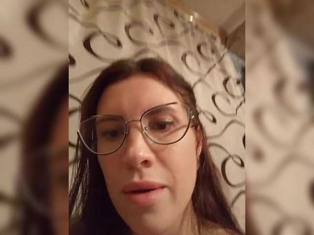 Kira1989 live cam on BongaCams