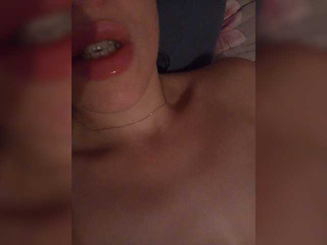 Kira1989 live cam on BongaCams