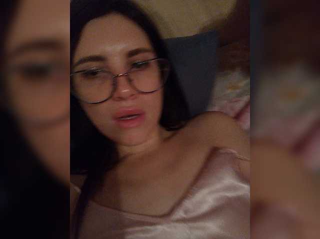 Kira1989 live cam on BongaCams