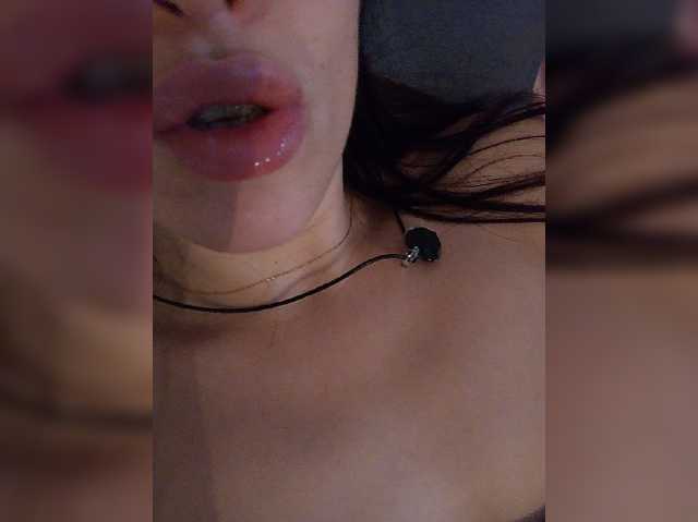 Kira1989 live cam preview