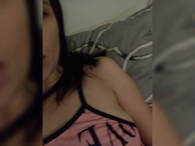 Kira1989 live cam on BongaCams