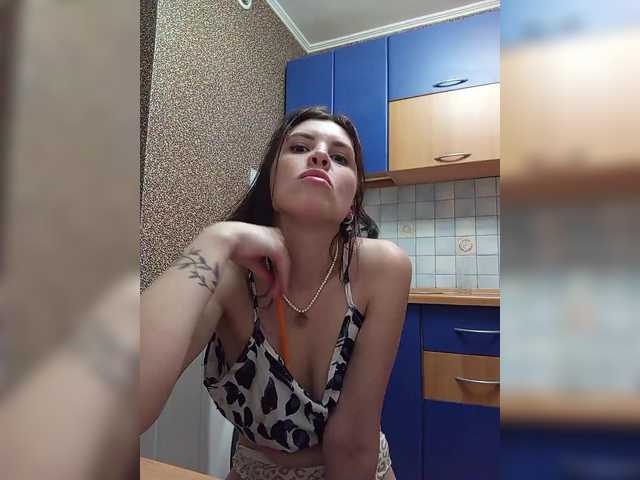 Kira1989 live cam on BongaCams