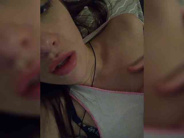Kira1989 webcam