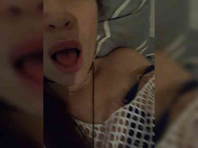 Kira1989 webcam